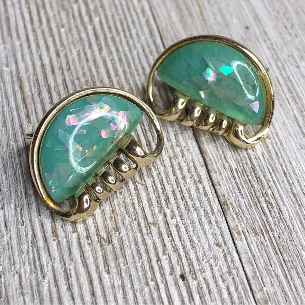 Vintage Coro Green Confetti Lucite Clip-on Earring